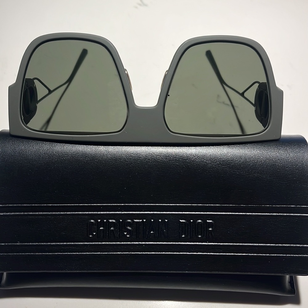 DIOR Matte Army Green. Oversized Sunglasses with black lenses. RARE - Picture 7 of 9